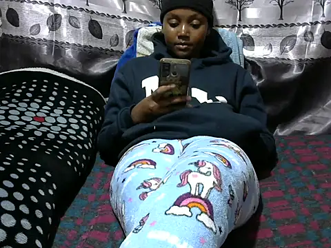 Snapshot of Sweet_kelsiey chatting on 03/17/25, 09:13 Sweet kelsiey online show from 03/17/25, 09:13