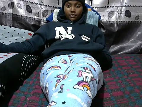 Snapshot of Sweet_kelsiey chatting on 03/20/25, 12:08 Sweet kelsiey online show from 03/20/25, 12:08