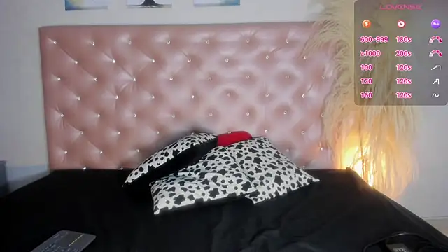 Snapshot of paulinasaeEnz chatting on 11/17/25, 01:17 paulinasaeEnz online show from 11/17/25, 01:17