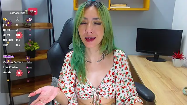 Snapshot of Erika_Stevens chatting on 10/31/25, 03:02 Erika Stevens online show from 10/31/25, 03:02