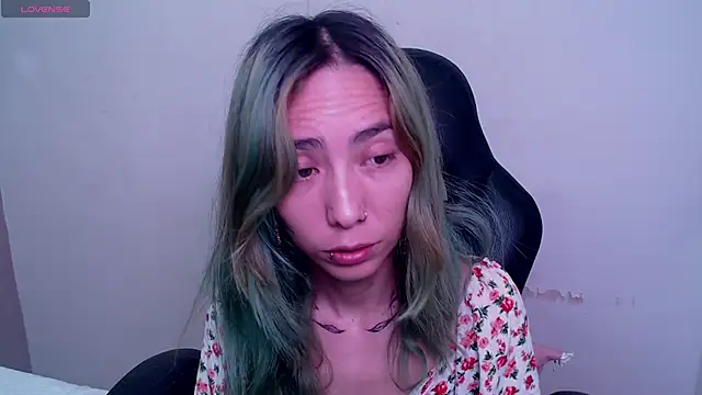 Snapshot of Erika_Stevens chatting on 11/17/25, 04:35 Erika Stevens online show from 11/17/25, 04:35