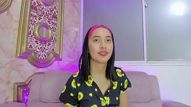 valentina cortes72 online show from 12/19/24, 11:03