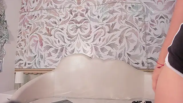 valentina cortes72 online show from 01/23/25, 11:26