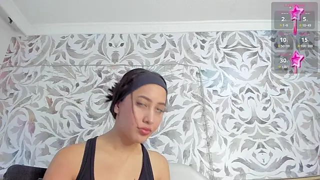 valentina cortes72 online show from 01/25/25, 02:25