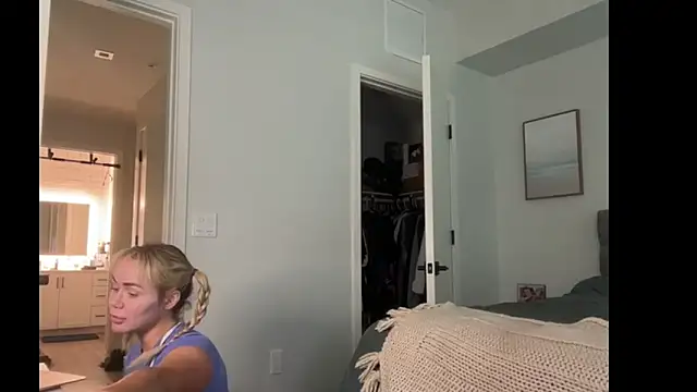 ElenaErickson online show from 07/26/26, 01:36