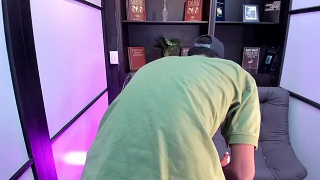 Snapshot of JacksonMuller_ chatting on 10/27/25, 01:04 JacksonMuller online show from 10/27/25, 01:04