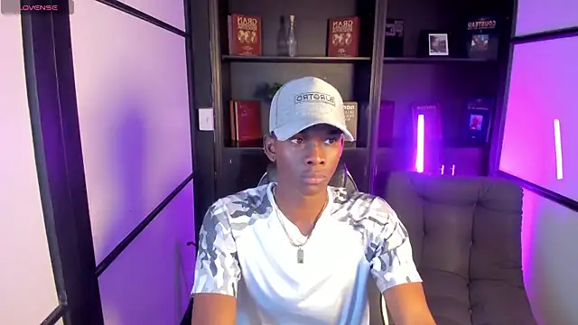 Snapshot of JacksonMuller_ chatting on 10/31/25, 01:12 JacksonMuller online show from 10/31/25, 01:12