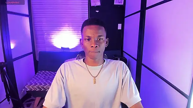 Snapshot of JacksonMuller_ chatting on 11/04/25, 02:27 JacksonMuller online show from 11/04/25, 02:27