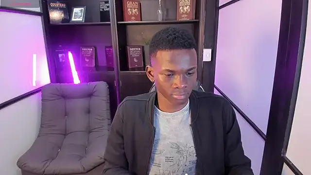 Snapshot of JacksonMuller_ chatting on 11/05/25, 01:33 JacksonMuller online show from 11/05/25, 01:33