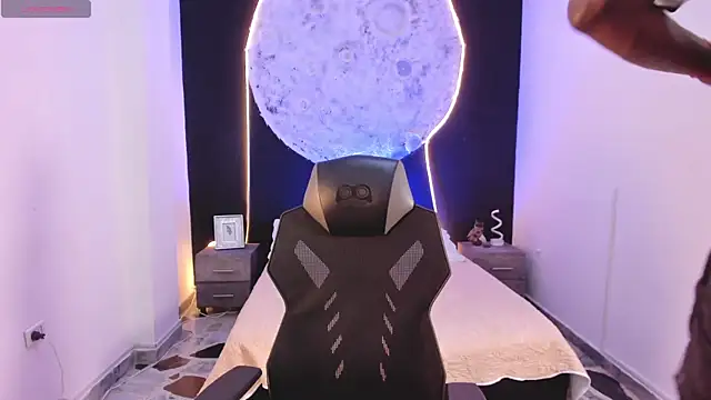 Snapshot of JacksonMuller_ chatting on 11/10/25, 01:10 JacksonMuller online show from 11/10/25, 01:10