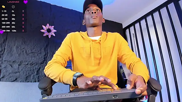 Snapshot of JacksonMuller_ chatting on 12/02/25, 01:17 JacksonMuller online show from 12/02/25, 01:17