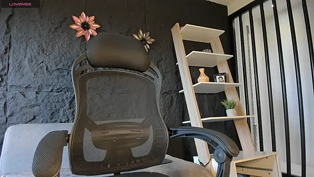 Snapshot of JacksonMuller_ chatting on 12/05/25, 12:47 JacksonMuller online show from 12/05/25, 12:47