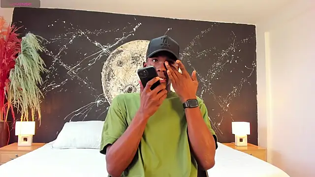 Snapshot of JacksonMuller_ chatting on 12/15/25, 01:04 JacksonMuller online show from 12/15/25, 01:04