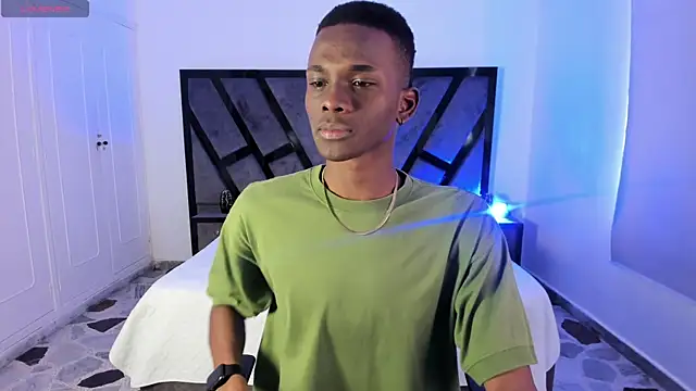 Snapshot of JacksonMuller_ chatting on 04/18/26, 01:26 JacksonMuller online show from 04/18/26, 01:26