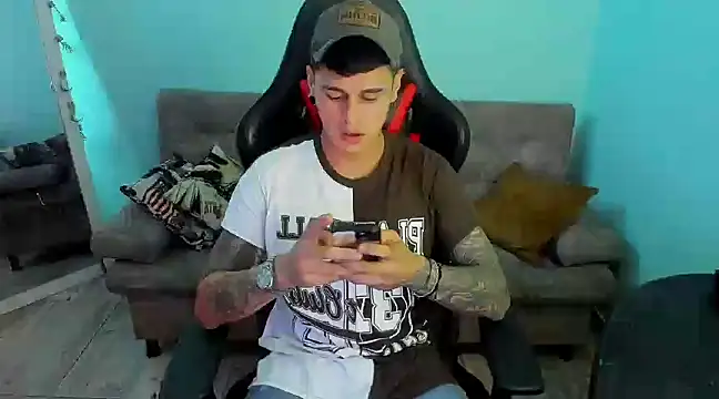 E Moon online show from 12/30/24, 05:04