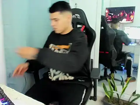 E Moon online show from 11/04/25, 04:22