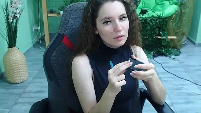 Miss Barbara  online show from 02/05/25, 01:15