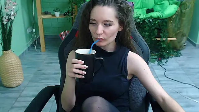 Miss Barbara  online show from 02/07/25, 11:03