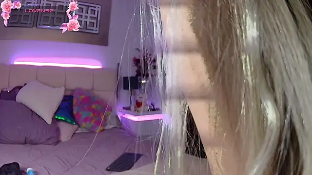 Snapshot of EvelinaGrey chatting on 09/13/25, 09:42 EvelinaGrey online show from 09/13/25, 09:42