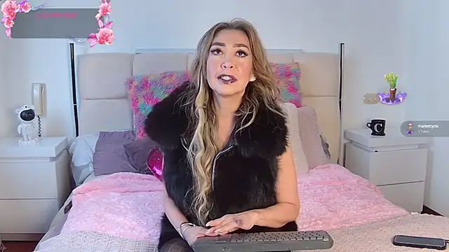 Snapshot of EvelinaGrey chatting on 10/07/25, 02:25 EvelinaGrey online show from 10/07/25, 02:25