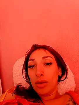 Snapshot of Anniespears chatting on 03/06/26, 09:33 Anniespears online show from 03/06/26, 09:33