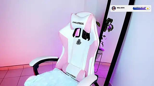 Snapshot of kali_ka_ chatting on 11/10/25, 06:07 kali ka online show from 11/10/25, 06:07