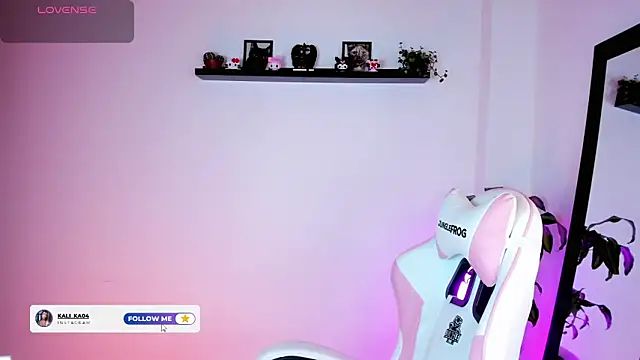 Snapshot of kali_ka_ chatting on 11/14/25, 08:07 kali ka online show from 11/14/25, 08:07