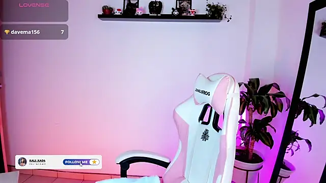 Snapshot of kali_ka_ chatting on 11/15/25, 06:04 kali ka online show from 11/15/25, 06:04