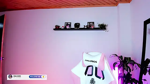 Snapshot of kali_ka_ chatting on 11/29/25, 02:47 kali ka online show from 11/29/25, 02:47