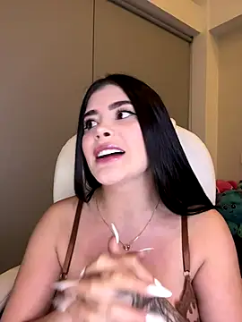 Snapshot of misslollipop04 chatting on 11/28/25, 05:10 misslollipop04 online show from 11/28/25, 05:10