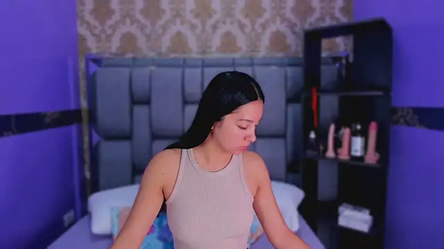 Lila Pinky online show from 10/13/25, 12:49