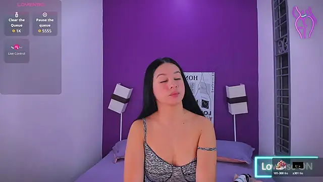 Lila Pinky online show from 11/06/25, 01:12