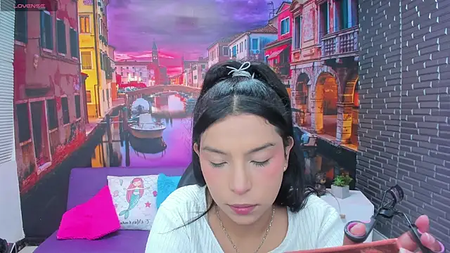 Snapshot of Small_naughty_ chatting on 01/14/26, 02:01 Small naughty online show from 01/14/26, 02:01