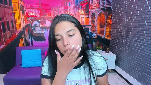 Snapshot of Small_naughty_ chatting on 02/16/26, 03:52 Small naughty online show from 02/16/26, 03:52