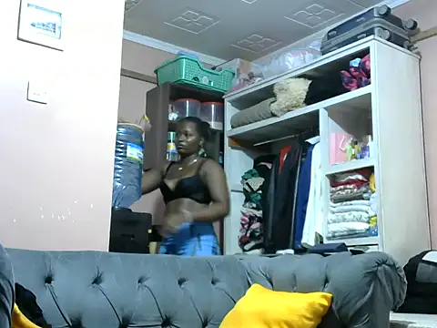Snapshot of slender-qwene chatting on 05/16/26, 05:12 slender-qwene online show from 05/16/26, 05:12