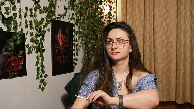 Snapshot of NaughtYHomemadE chatting on 10/25/25, 05:19 NaughtYHomemadE online show from 10/25/25, 05:19