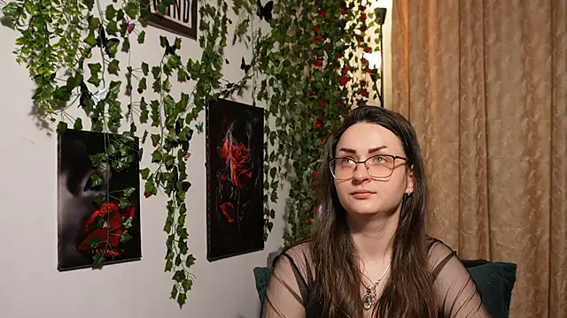 Snapshot of NaughtYHomemadE chatting on 10/26/25, 08:26 NaughtYHomemadE online show from 10/26/25, 08:26