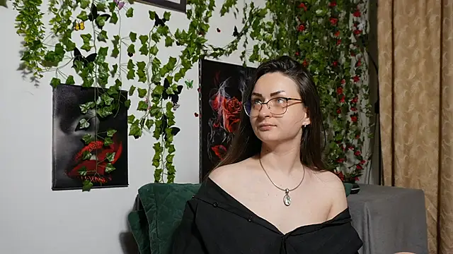 Snapshot of NaughtYHomemadE chatting on 11/05/25, 09:26 NaughtYHomemadE online show from 11/05/25, 09:26