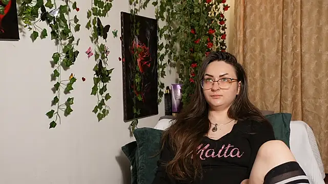 Snapshot of NaughtYHomemadE chatting on 12/01/25, 05:29 NaughtYHomemadE online show from 12/01/25, 05:29