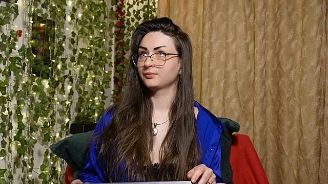 NaughtYHomemadE online show from 05/03/26, 06:25