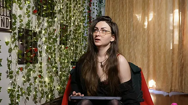 NaughtYHomemadE online show from 05/16/26, 05:59