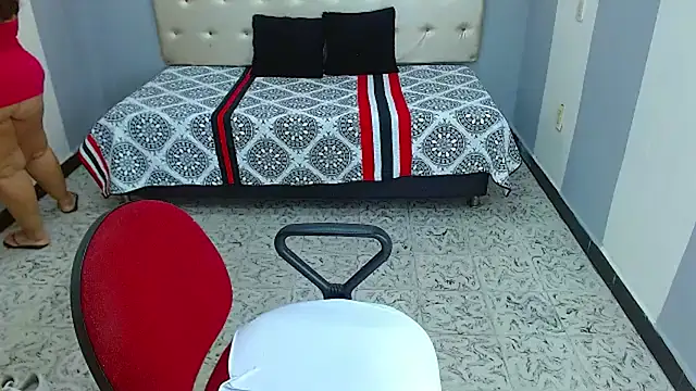 Snapshot of Hazel_donna chatting on 02/07/25, 09:37 Hazel donna online show from 02/07/25, 09:37