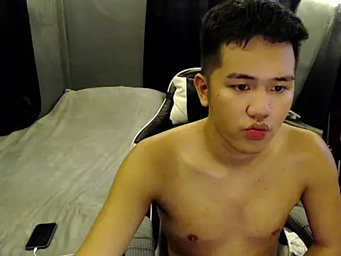 xgregor07 online show from 10/13/25, 06:46