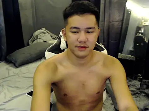 xgregor07 online show from 10/25/25, 09:39