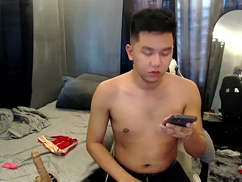 xgregor07 online show from 11/12/25, 03:51