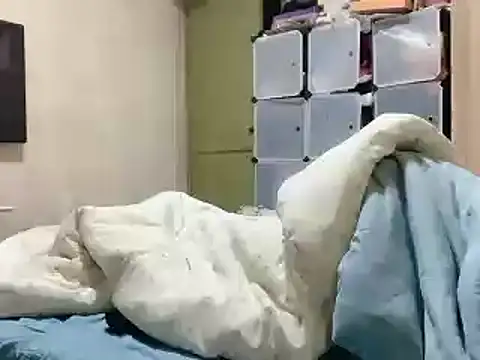 Snapshot of Beijing2000 chatting on 01/10/25, 11:43 Beijing2000 online show from 01/10/25, 11:43