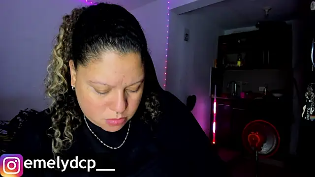 Snapshot of mariana_maze chatting on 10/05/25, 07:17 mariana maze online show from 10/05/25, 07:17