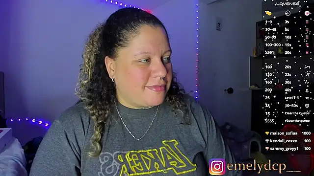 Snapshot of mariana_maze chatting on 10/22/25, 06:46 mariana maze online show from 10/22/25, 06:46