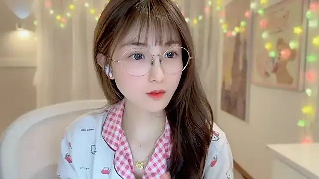 Snapshot of SHUIshui_ chatting on 01/25/25, 03:30 SHUIshui online show from 01/25/25, 03:30