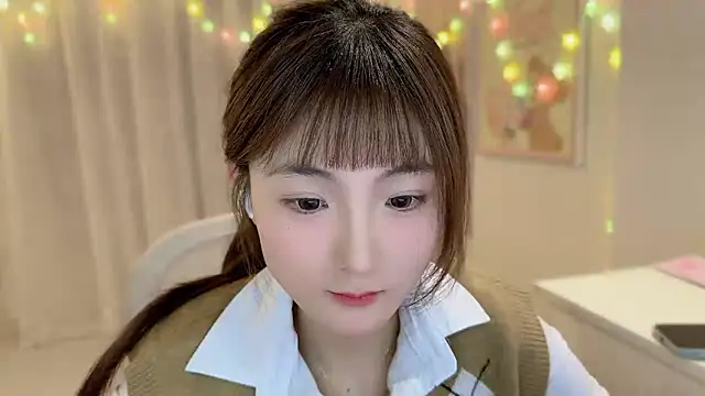 Snapshot of SHUIshui_ chatting on 02/10/25, 04:47 SHUIshui online show from 02/10/25, 04:47
